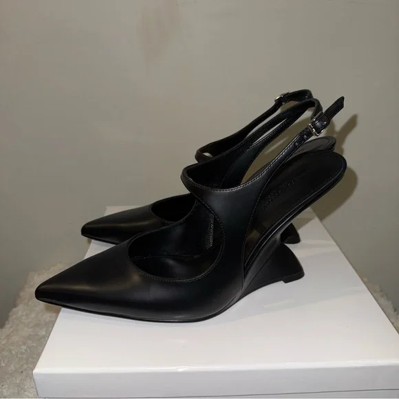 Brandon Blackwood Elegant Black Wedges - Picture 6 of 10